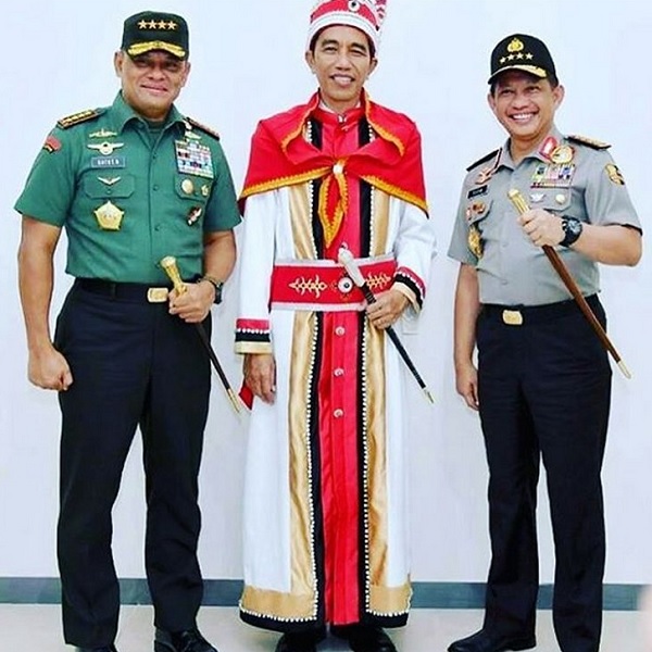 Pakaian Raja Maluku
